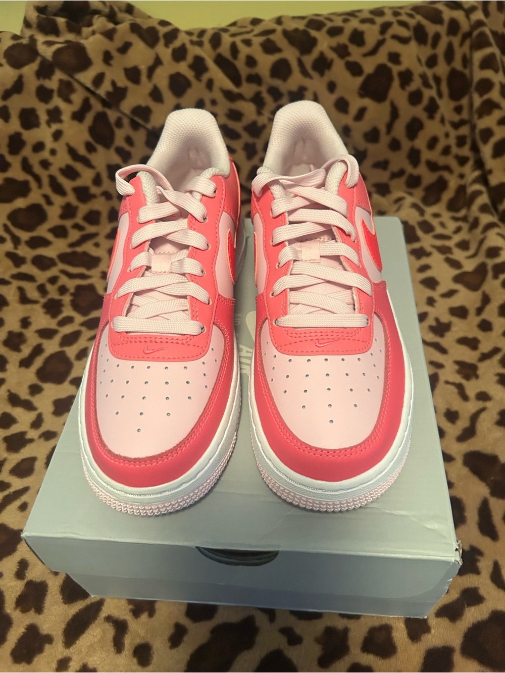 Women Two-Tone Nike Air Force Pink Casual Sneakers size 6.5